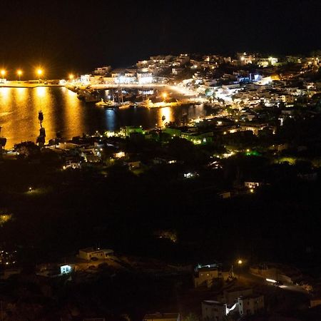 Traditional Stone House With Breathtaking View Serifos Town Exterior foto