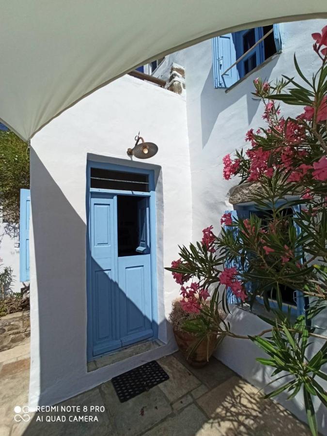 Traditional Stone House With Breathtaking View Serifos Town Exterior foto