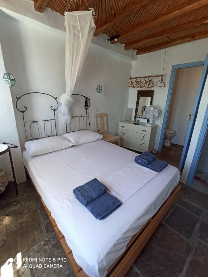 Traditional Stone House With Breathtaking View Serifos Town Exterior foto